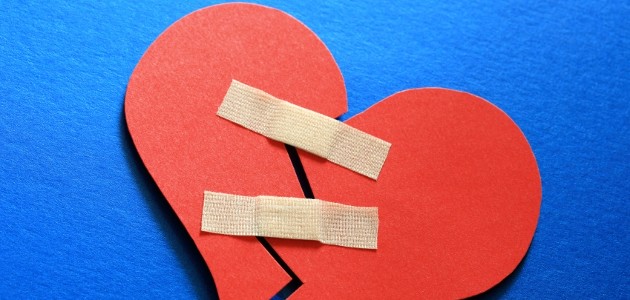 coeur brisé avec des sparadras